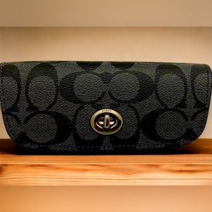💎Coach Signature Sunglass Case
 *{Brand New & Authentic}